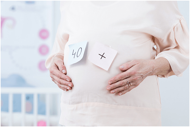 The Benefits and Risk of Pregnancy After 40